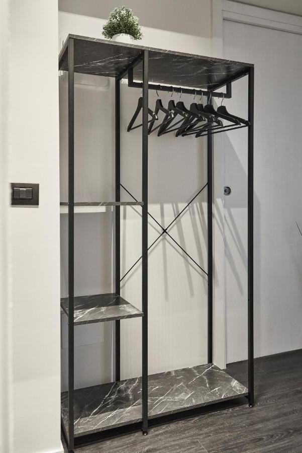 Apartamento After8-black&white Mestre